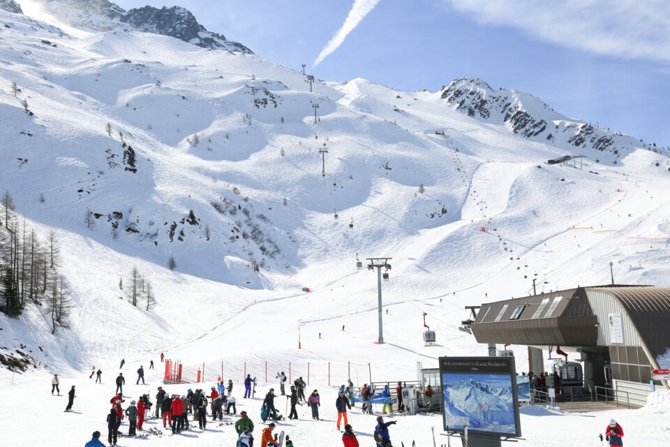 Skiing in Grands Montets Argentière INTERSPORT Rent